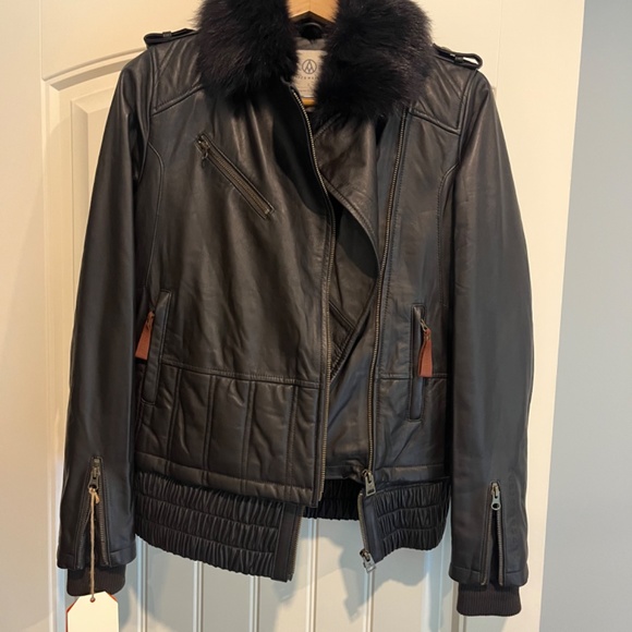 Leather jacket - Picture 8 of 9